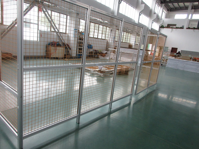 澳宏鋁業(yè)鋁型材圍欄